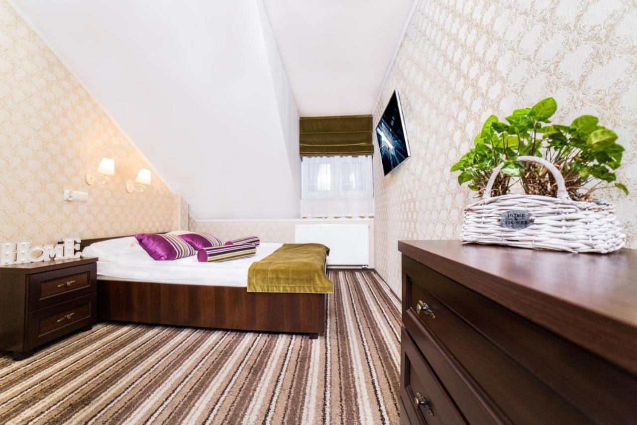Hotel Dwor Olimp Stalowa Wola Exterior foto