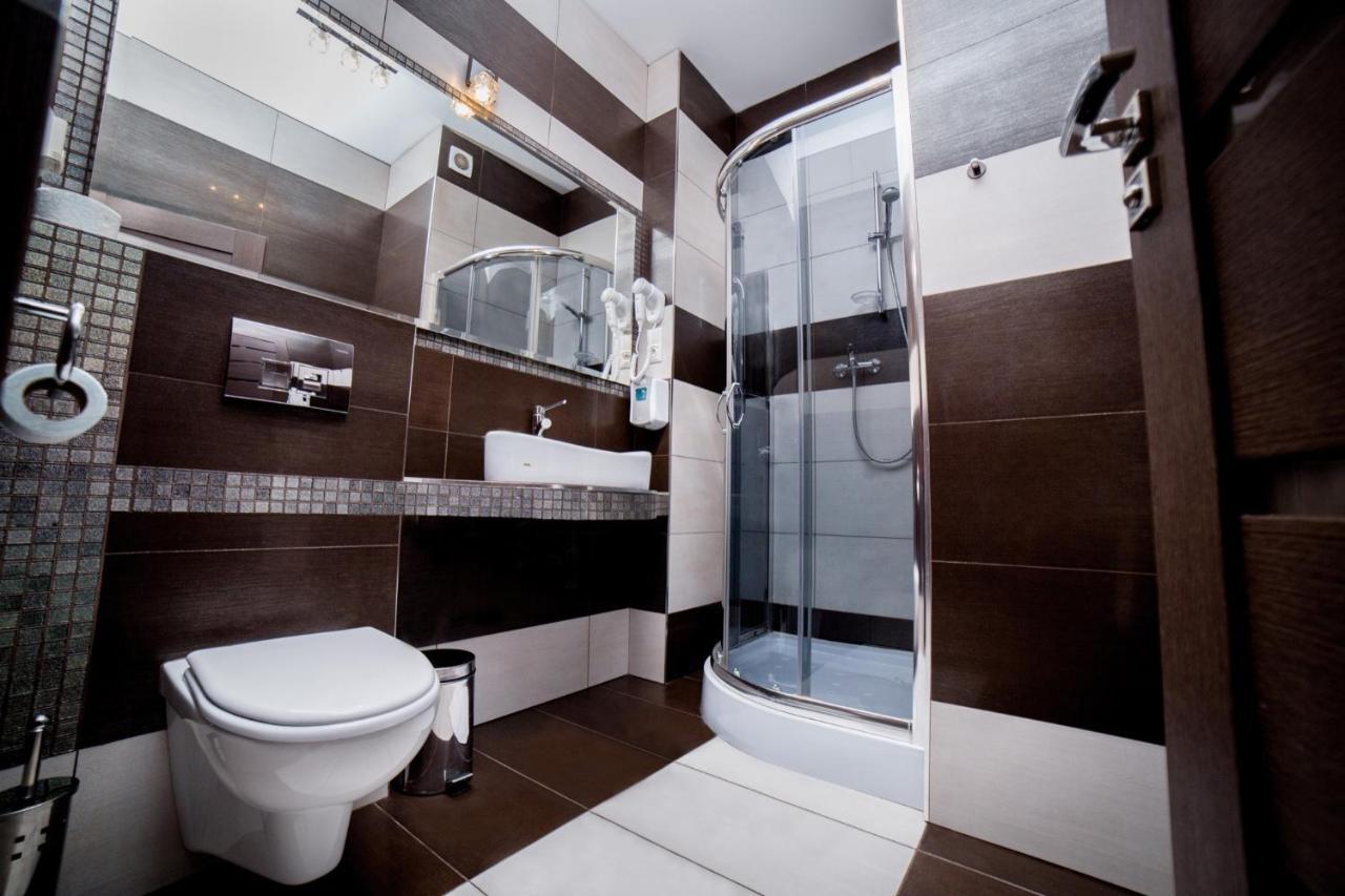 Hotel Dwor Olimp Stalowa Wola Exterior foto